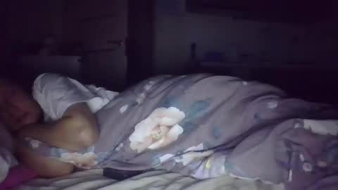 Snapshot of evaglad chatting on 5, 10, 2025 evaglad online show from 5, 10, 2025