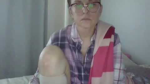 Snapshot of evaglad chatting on 7, 10, 2025 evaglad online show from 7, 10, 2025