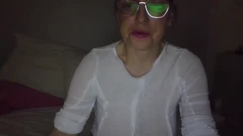 Snapshot of evaglad chatting on 18, 10, 2025 evaglad online show from 18, 10, 2025