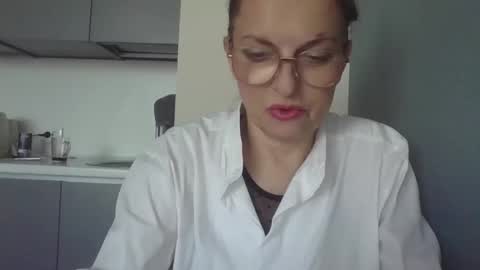 Snapshot of evaglad chatting on 18, 10, 2025 evaglad online show from 18, 10, 2025