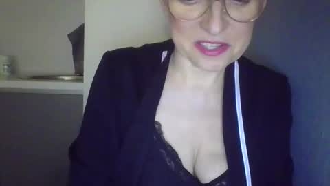 Snapshot of evaglad chatting on 19, 10, 2025 evaglad online show from 19, 10, 2025