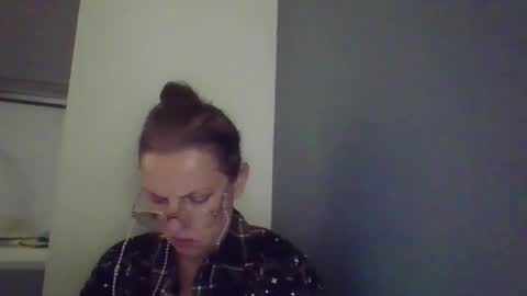 Snapshot of evaglad chatting on 2, 11, 2025 evaglad online show from 2, 11, 2025