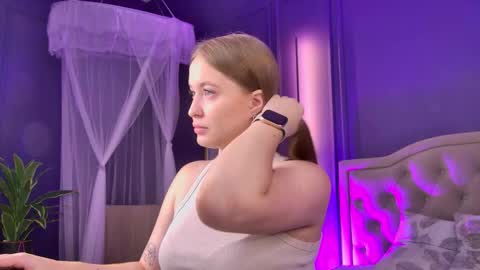 evahariss1 online show from 1, 10, 2025