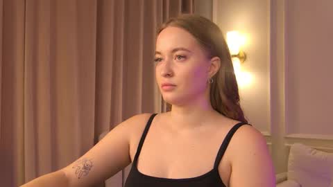 evahariss1 online show from 7, 10, 2025