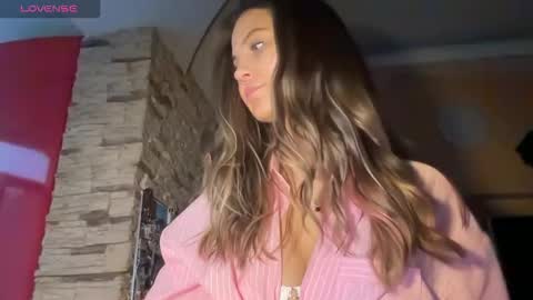 Snapshot of evahazardd chatting on 29, 11, 2025 EvaHazard online show from 29, 11, 2025