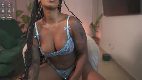 evajacksss_ online show from 13, 11, 2025