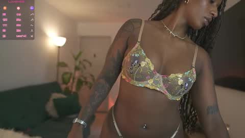 evajacksss_ online show from 11, 5, 2026