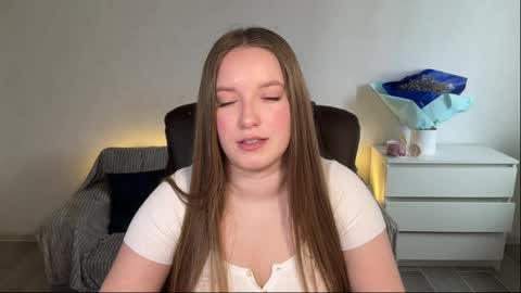 Snapshot of evajuly chatting on 11, 4, 2026 Eva online show from 11, 4, 2026