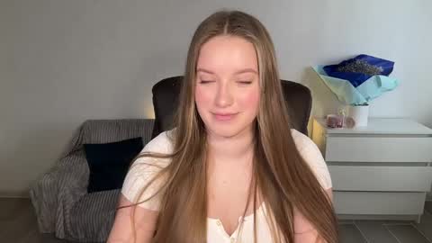 Snapshot of evajuly chatting on 15, 4, 2026 Eva online show from 15, 4, 2026