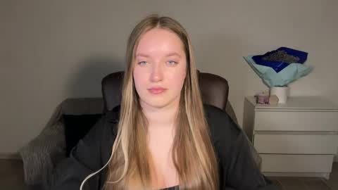 Snapshot of evajuly chatting on 24, 4, 2026 Eva online show from 24, 4, 2026