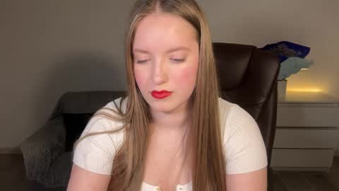 Snapshot of evajuly chatting on 25, 4, 2026 Eva online show from 25, 4, 2026
