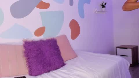 Snapshot of evalunna__ chatting on 20, 2, 2025  Eva Luna online show from 20, 2, 2025