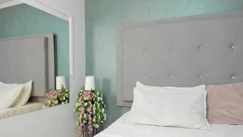 evamilf24 online show from 16, 12, 2024