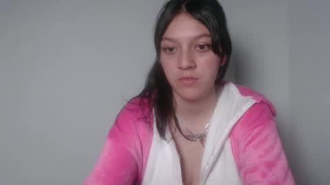 Snapshot of evangeline_petite chatting on 7, 10, 2025 eva online show from 7, 10, 2025