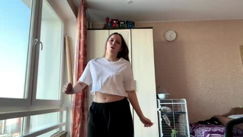 Snapshot of evangelinestiles chatting on 29, 3, 2026 Mia online show from 29, 3, 2026