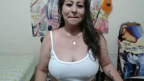 Snapshot of evangelinhotxxx33 chatting on 11, 1, 2025 Eva online show from 11, 1, 2025