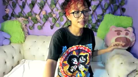 Snapshot of evangely15 chatting on 12, 9, 2025 evangely online show from 12, 9, 2025