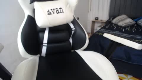 Evan online show from 6, 1, 2025