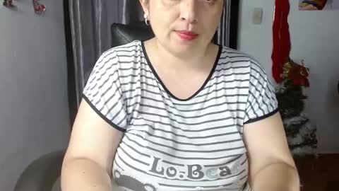 Snapshot of evansvictoria chatting on 19, 12, 2025 Victoria online show from 19, 12, 2025