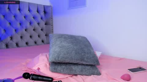 Eva Olimpo online show from 2, 4, 2026