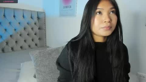 Eva Olimpo online show from 8, 6, 2026