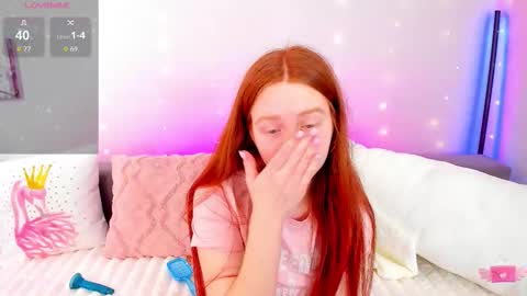 Snapshot of evarey_ chatting on 10, 3, 2026 Adelina online show from 10, 3, 2026