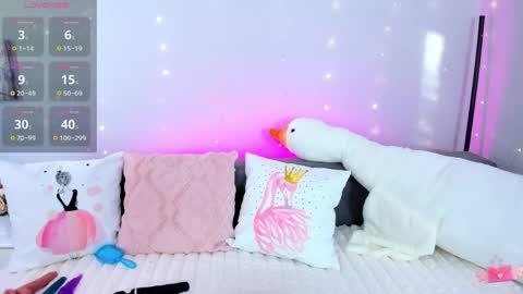 Snapshot of evarey_ chatting on 24, 3, 2026 Adelina online show from 24, 3, 2026