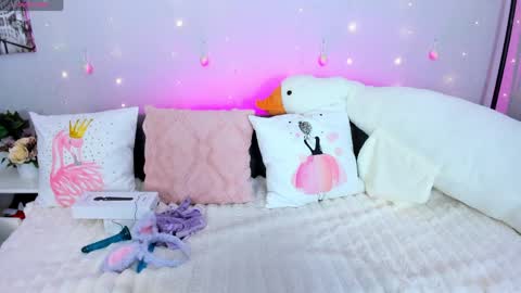 Snapshot of evarey_ chatting on 4, 4, 2026 Adelina online show from 4, 4, 2026