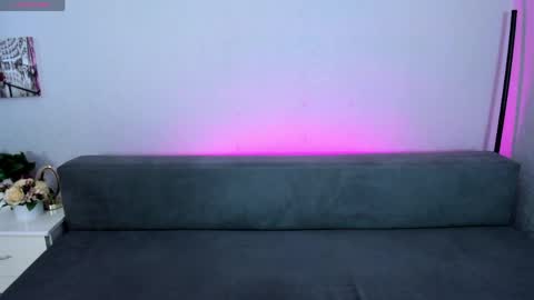 Snapshot of evarey_ chatting on 12, 4, 2026 Adelina online show from 12, 4, 2026