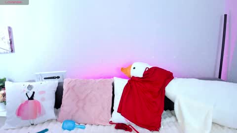 Snapshot of evarey_ chatting on 14, 4, 2026 Adelina online show from 14, 4, 2026