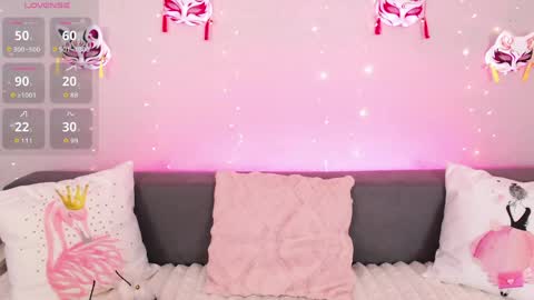 Snapshot of evarey_ chatting on 19, 5, 2026 Adelina online show from 19, 5, 2026