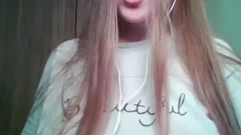 Snapshot of evasapples2026 chatting on 13, 6, 2026 evasapples2026 online show from 13, 6, 2026
