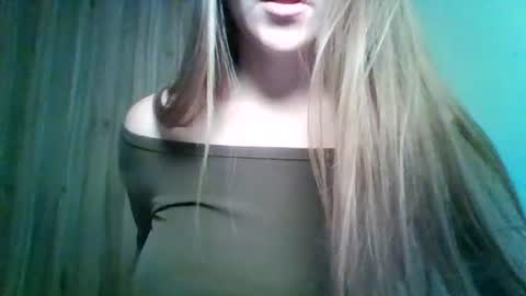 Snapshot of evasapples2026 chatting on 14, 6, 2026 evasapples2026 online show from 14, 6, 2026