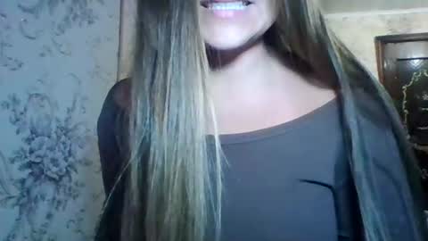 Snapshot of evasapples2026 chatting on 7, 7, 2026 evasapples2026 online show from 7, 7, 2026