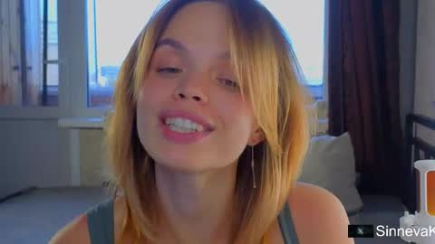 Snapshot of evasinn_ chatting on 3, 10, 2025 Eva online show from 3, 10, 2025