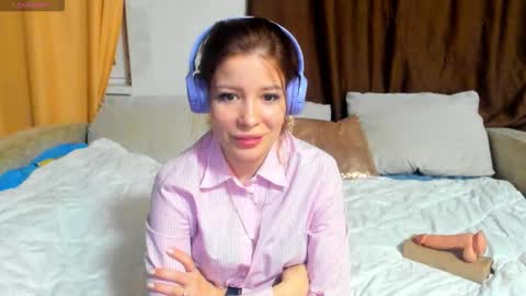 Snapshot of evasunshine18 chatting on 15, 3, 2026 Eva online show from 15, 3, 2026
