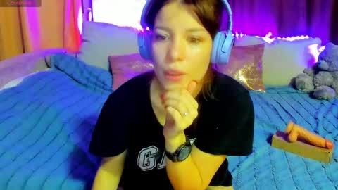 Snapshot of evasunshine18 chatting on 12, 4, 2026 Eva online show from 12, 4, 2026