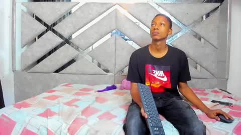 Eva And Emmanuel online show from 7, 2, 2025