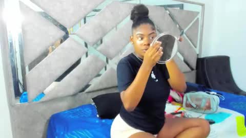 Eva And Emmanuel online show from 18, 3, 2026