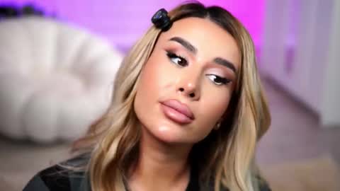 Snapshot of evazane chatting on 26, 10, 2025 Eva online show from 26, 10, 2025