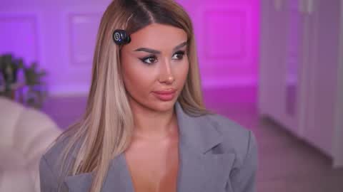 Snapshot of evazane chatting on 30, 10, 2025 Eva online show from 30, 10, 2025