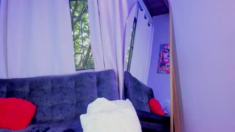 Snapshot of eve__queen chatting on 4, 11, 2025 Eva Queen online show from 4, 11, 2025