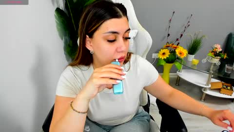 eveeevian online show from 13, 5, 2026