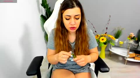 eveeevian online show from 8, 6, 2026