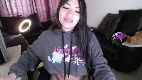 Snapshot of eveelyn_20 chatting on 14, 1, 2025 Kissed by an angel IG evee lyn20 online show from 14, 1, 2025