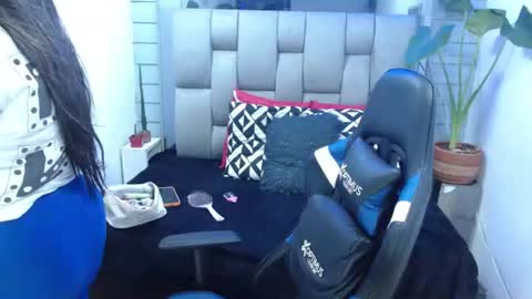 evelin zaens online show from 30, 6, 2026