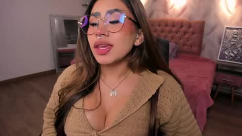 Eveline  online show from 10, 6, 2026