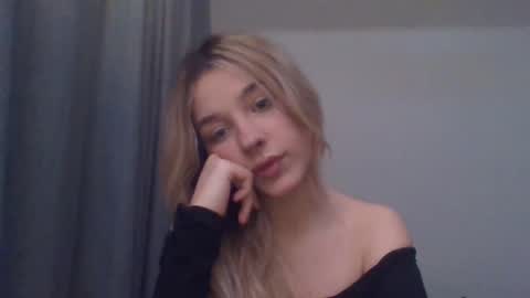 Snapshot of evelinemagnetic chatting on 12, 1, 2026 EvelinaMagnetic online show from 12, 1, 2026