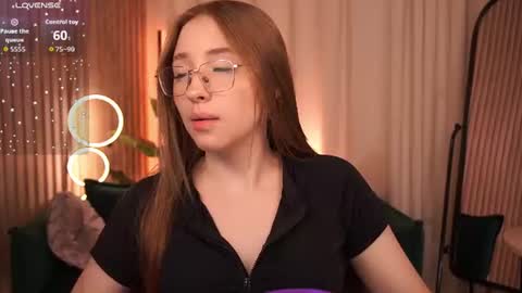 Snapshot of evelinroyce chatting on 5, 8, 2026 Evelin online show from 5, 8, 2026