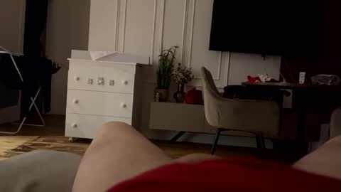 Snapshot of evelyn61 chatting on 4, 12, 2024 MomDad online show from 4, 12, 2024